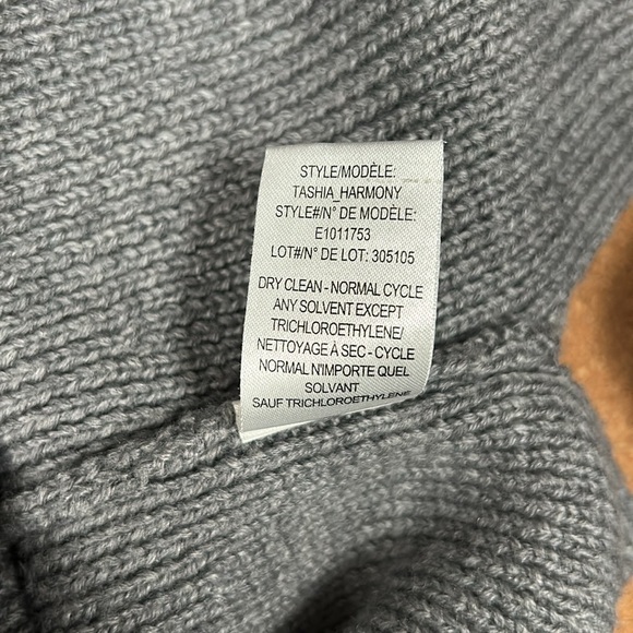 Theory Gray Wool Turtleneck Soft Long Sleeve Sweater size Petite - gently used - Picture 13 of 15